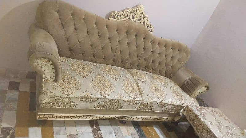 Royal 7 seater  Sofa set for sale 1