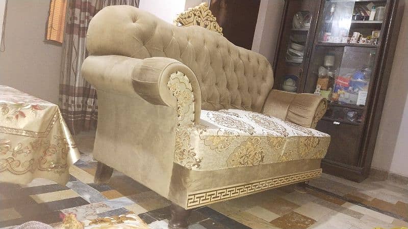 Royal 7 seater  Sofa set for sale 2