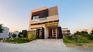 5 Marla Modern House For Rent In DHA Lahore