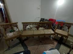 A sofa set for sale