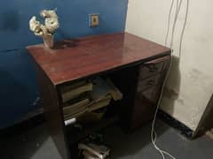 study table for sale as good as new