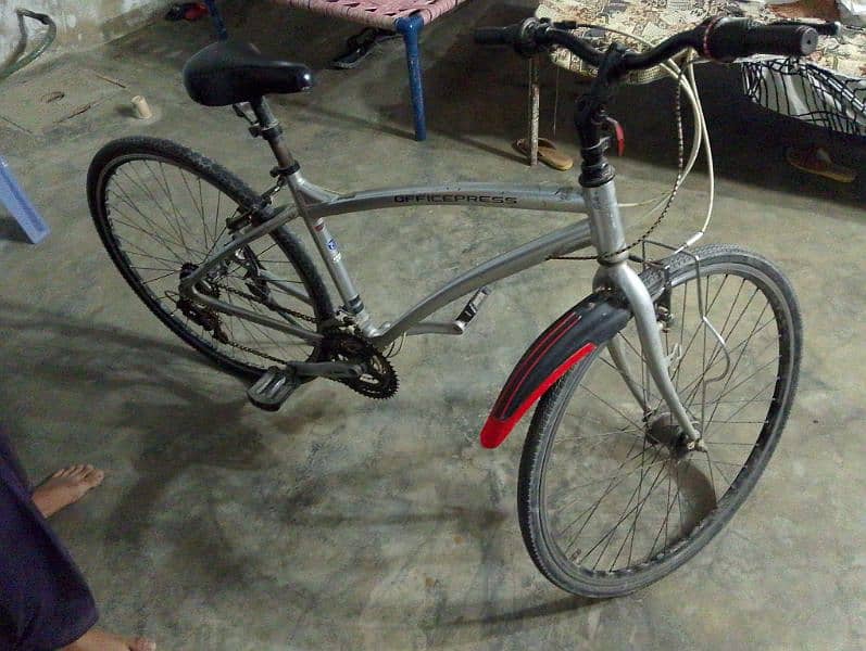OFFICE PRESS HYBRID BICYCLE WITH ALUMINUM BODY FRAME N SHEMANOO GEARS. 3