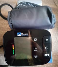 Medico blood pressure apparatus and pulse oximeter