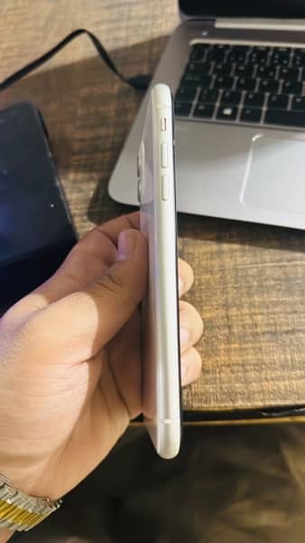 iphone11 Full New Condition 3