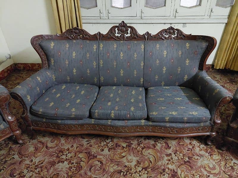 5 Seater/Sofa Set/Chinyoti made/kali tali/Solid wood/High quality 1