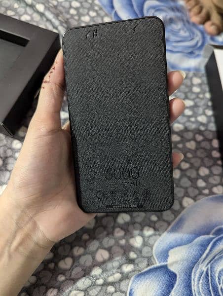 Mophie Power station mini 5000mAh imported from UK 3