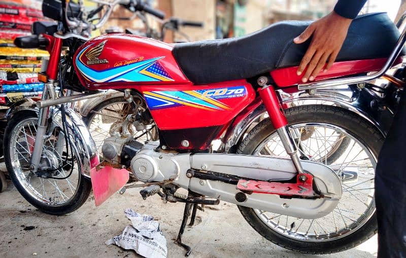 Honda CD 70 2019 Lahore Number New Condition for sale 2