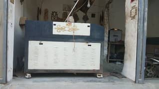 Laser cutting machine