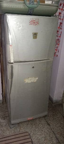 Dawlance Medium Size Refrigerator 1