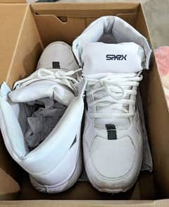 service spark shoes size 8/9