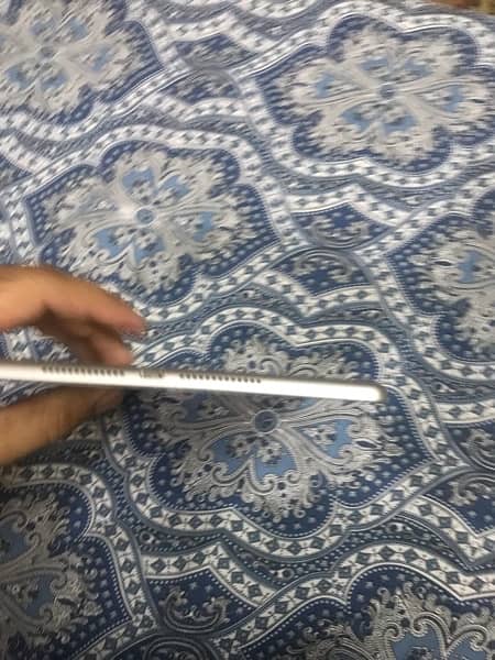 apple ipad 5th gen 128GB 4