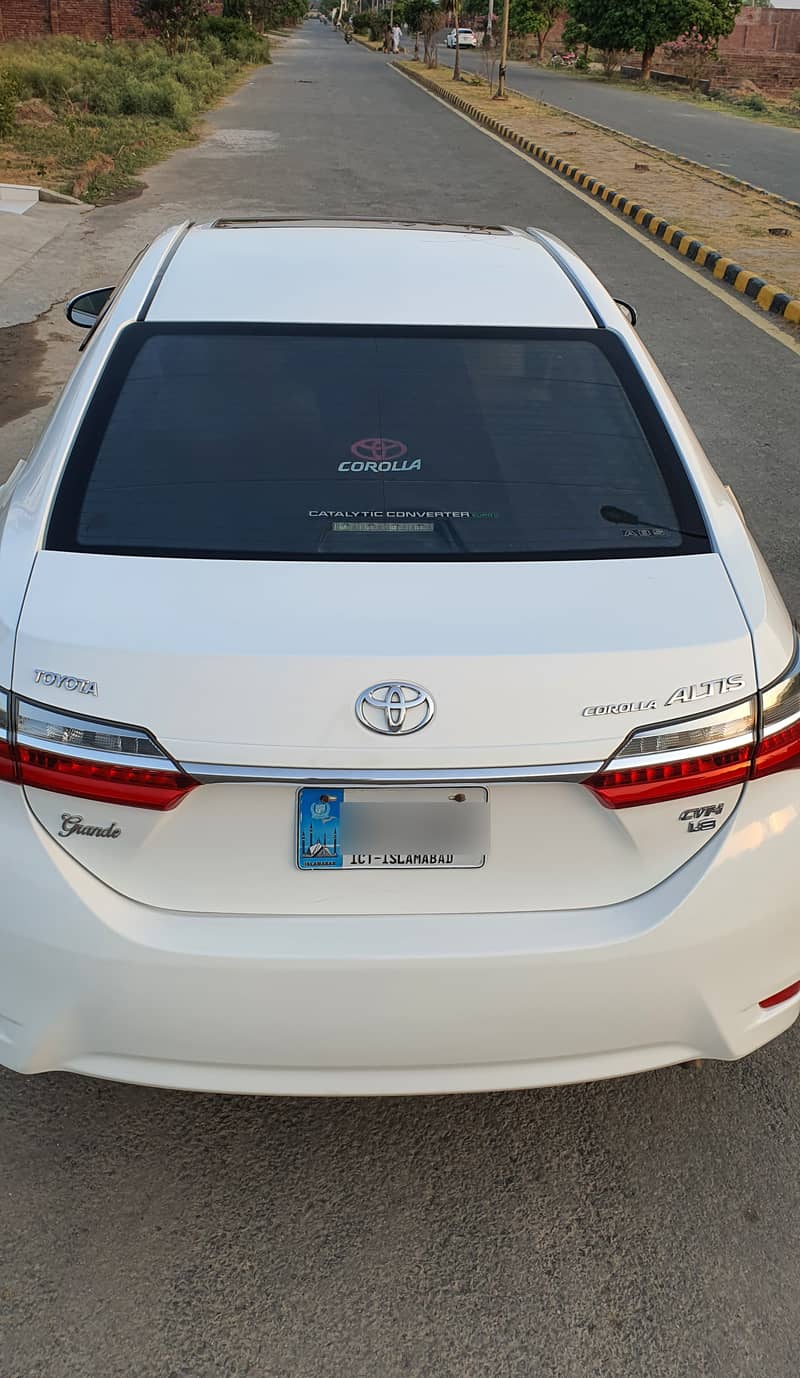 Toyota Corolla Altis Grande 1.8L – White 4