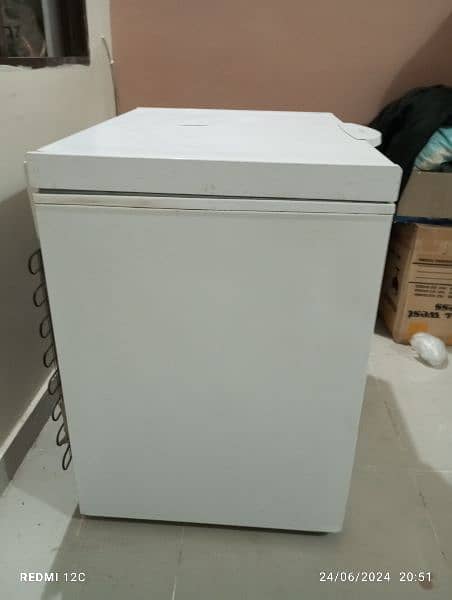 Dawlance deep freezer for urgent sale 3