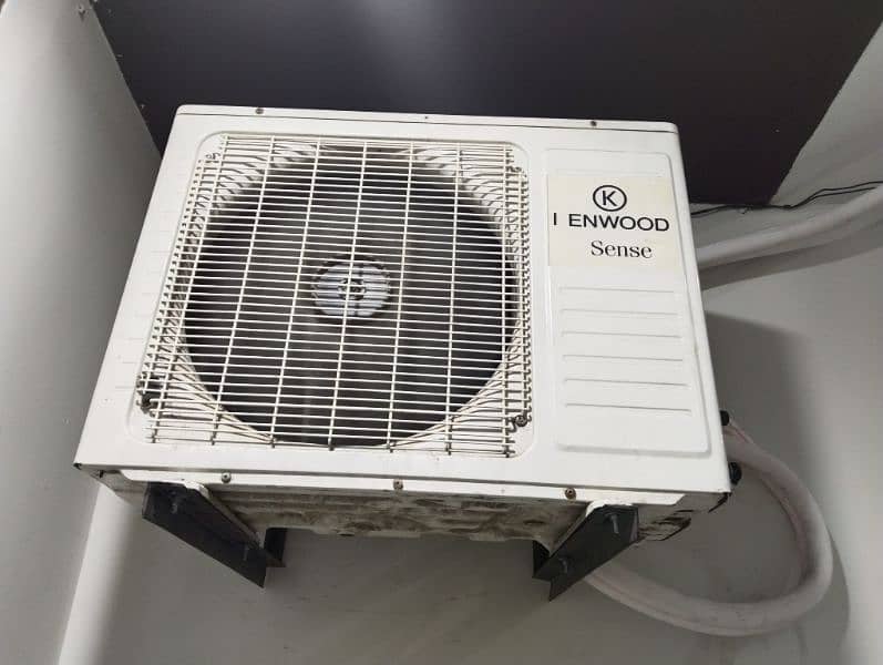 Kenwood e sense 1 ton AC 4 years used mint condition and in running. 3