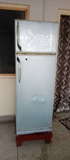 Singer 12 cu ft refrigerator for sale