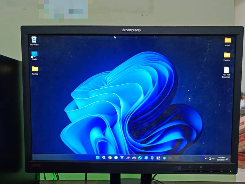 Lenovo ThinkVision 22" LCD 0
