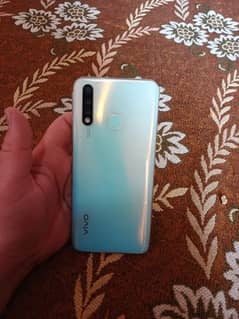 vivo y19 4+1/128 10/10 condition