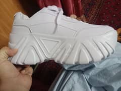 Sneakers Shoes for Girl Import from United Arab Emirates 0