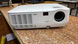 Multimedia projector new and used both available in cheap price