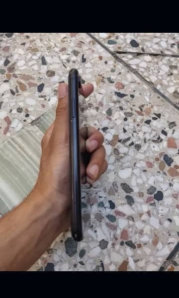 iphone XR 38k se kam waly rabta na karei 1