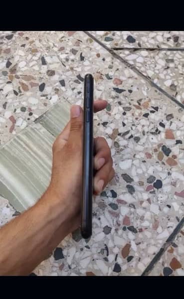 iphone XR 38k se kam waly rabta na karei 2