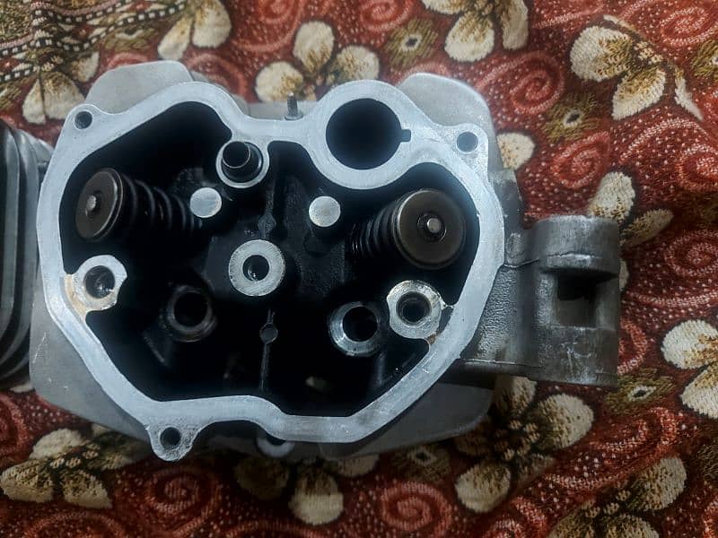 Honda 125 Euro Head Cylinder Complete 3