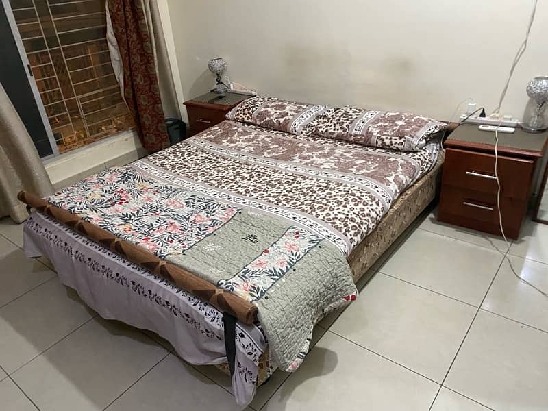 Dubai imported bed set built in mattress 0