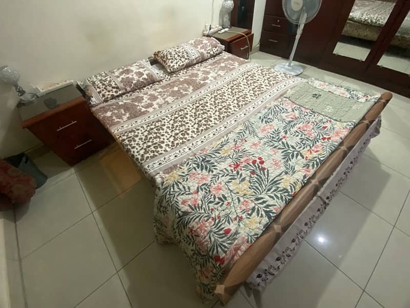 Dubai imported bed set built in mattress 1
