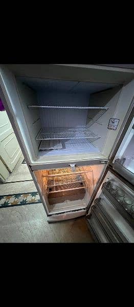 Dawlance refrigerator full size 4