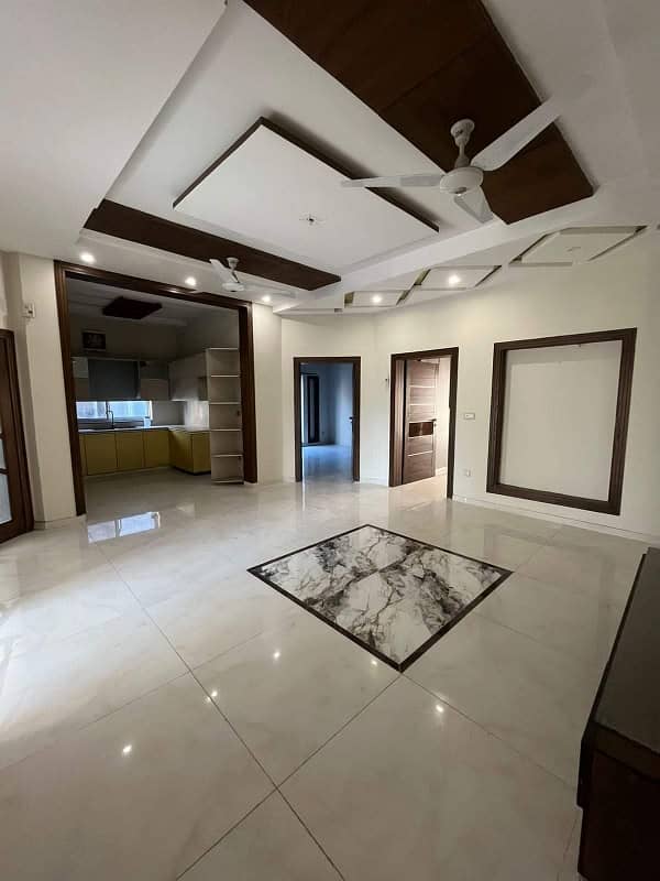 10 Marla Luxury New House For Rent In Bahria Town Lahore 5