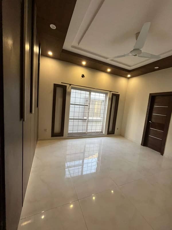 10 Marla Luxury New House For Rent In Bahria Town Lahore 6