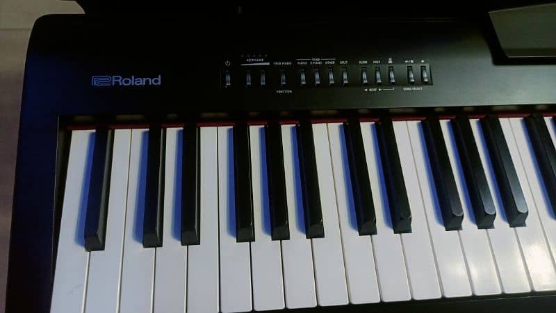 Roland FP-30 88-key Digital piano with original stand & 3pedal unit 5