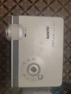 Sanyo PLC-XU50 Projector