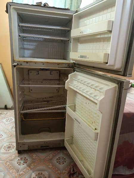 Dawlance Fridge For Sell In Good Condition 6