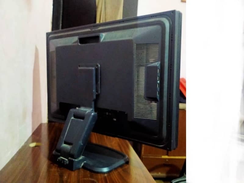 Second-Hand LCD Monitor for Sale 2