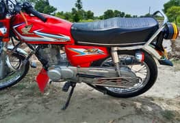 Honda CG 125 2016 model bike for sale call on hai 03144720143