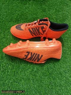 Men's comfortable stylish stud shoes for football