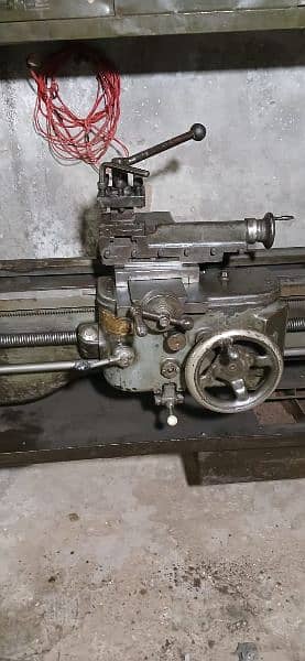 Lathes machine 10