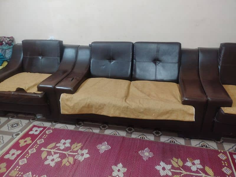 urgent sale sofa set 0