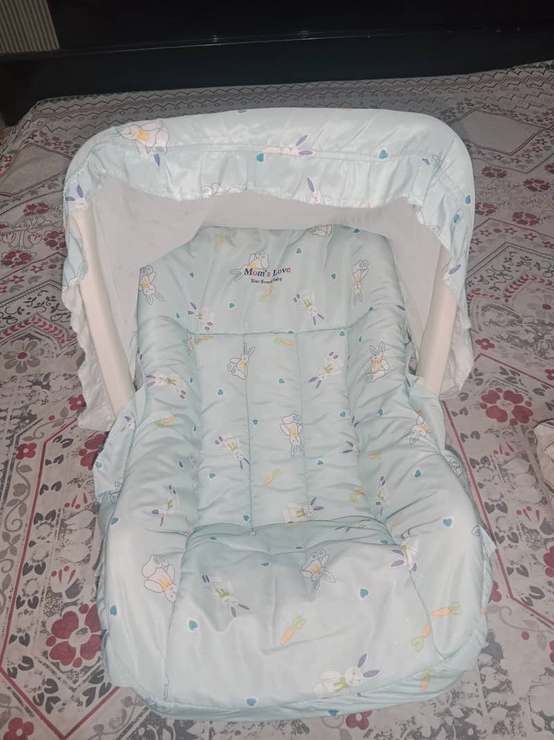 baby cot in good condition 1