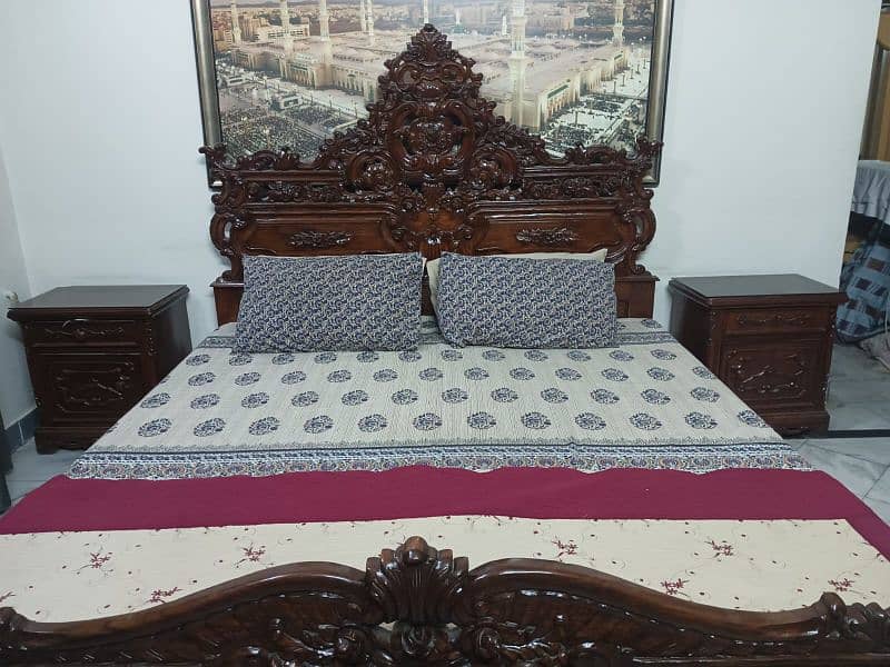 Chinnioti bed with dressing table 2