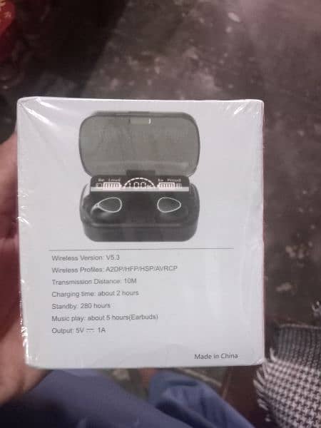 earbuds m10 new condition 2