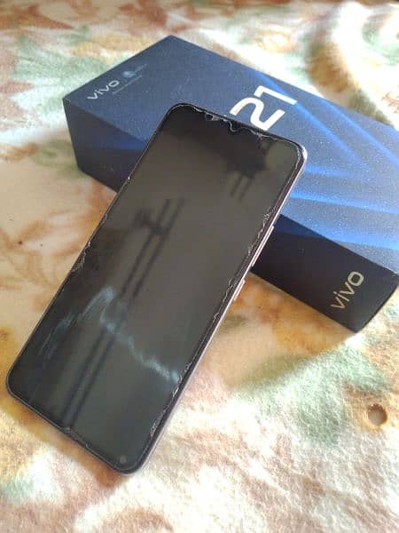 Vivo V21 10/10 condition with box but no charger 3