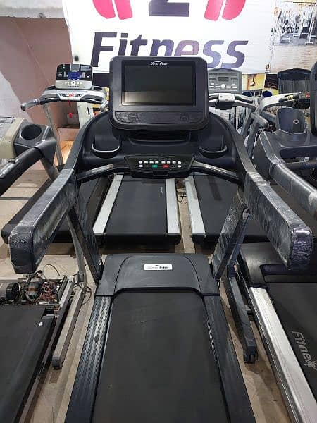 Treadmills / Semi Commercial / Running Machine / Gym Equipments 0