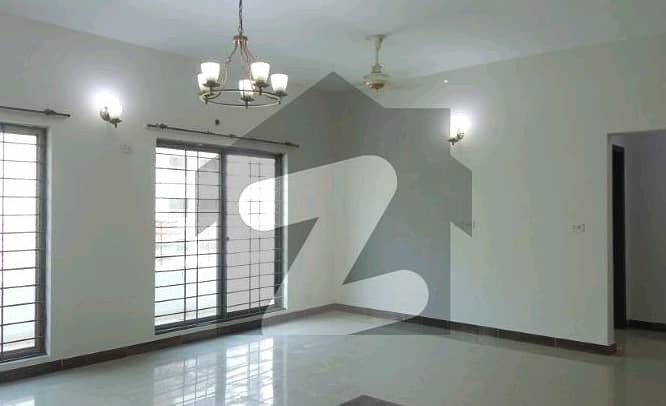 10 Marla Flat For Sale In Lahore 1