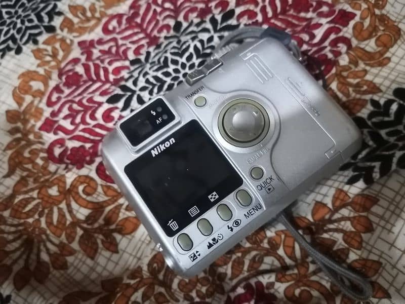 nikon camera for sale  coolpix885 urgent sale 2