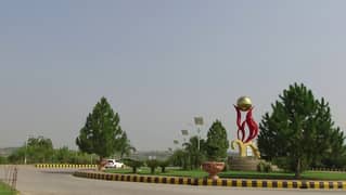 4 Kanal Farmhouse Land In Gulberg Green 0