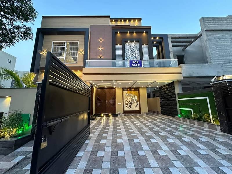 Luxurious Designer 10 Marla brand new House For Sale in Bahria Town Lahore 0