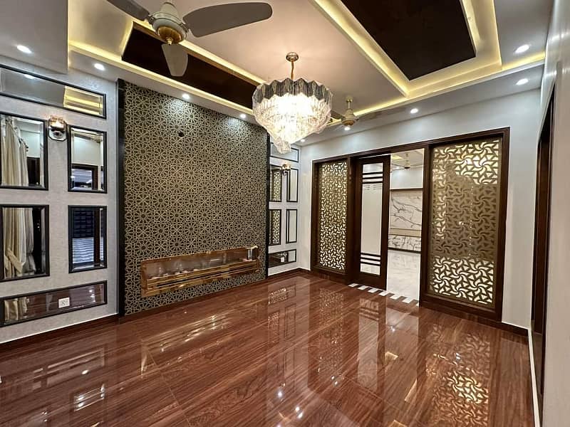 Luxurious Designer 10 Marla brand new House For Sale in Bahria Town Lahore 3