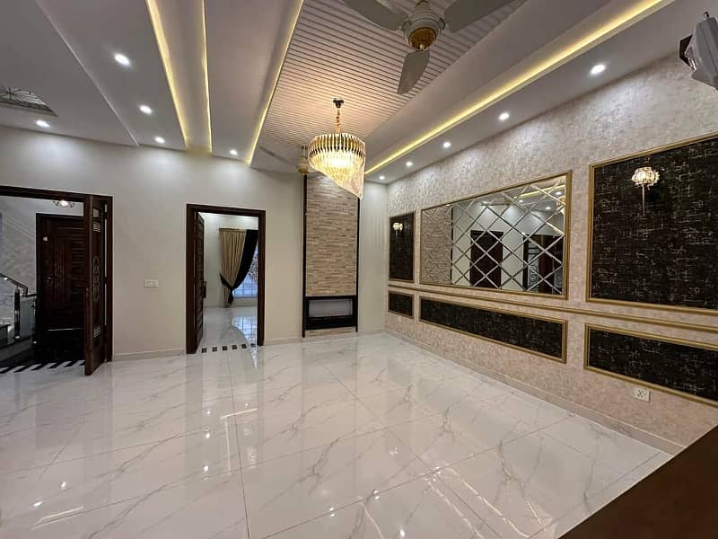 Luxurious Designer 10 Marla brand new House For Sale in Bahria Town Lahore 13